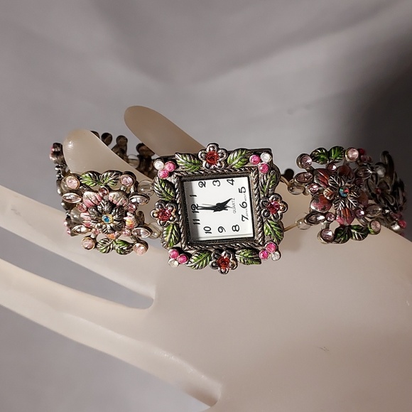 Vintage Avon Flower Rhinestones Stretch Band Women's Watch Unique Floral - Picture 1 of 10
